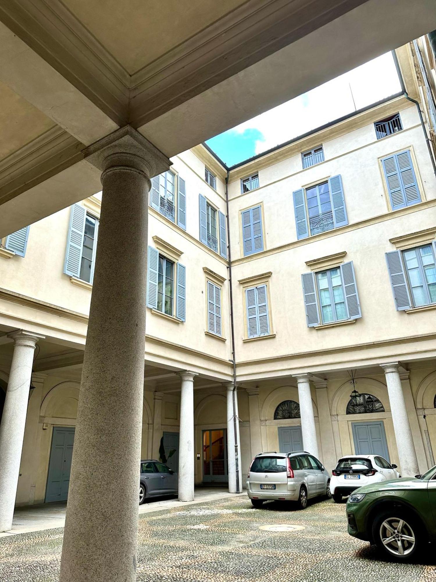 Nerino House, Elegante E Tranquillo Appartamento A 5 Minuti Dal Duomo ميلان المظهر الخارجي الصورة